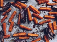 Honey roasted carrot, spinach & feta salad